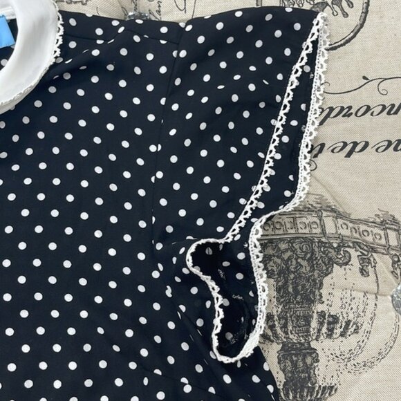 CeCe Polka Dot Flutter Sleeve Peter Pan Collar Top - Picture 4 of 10